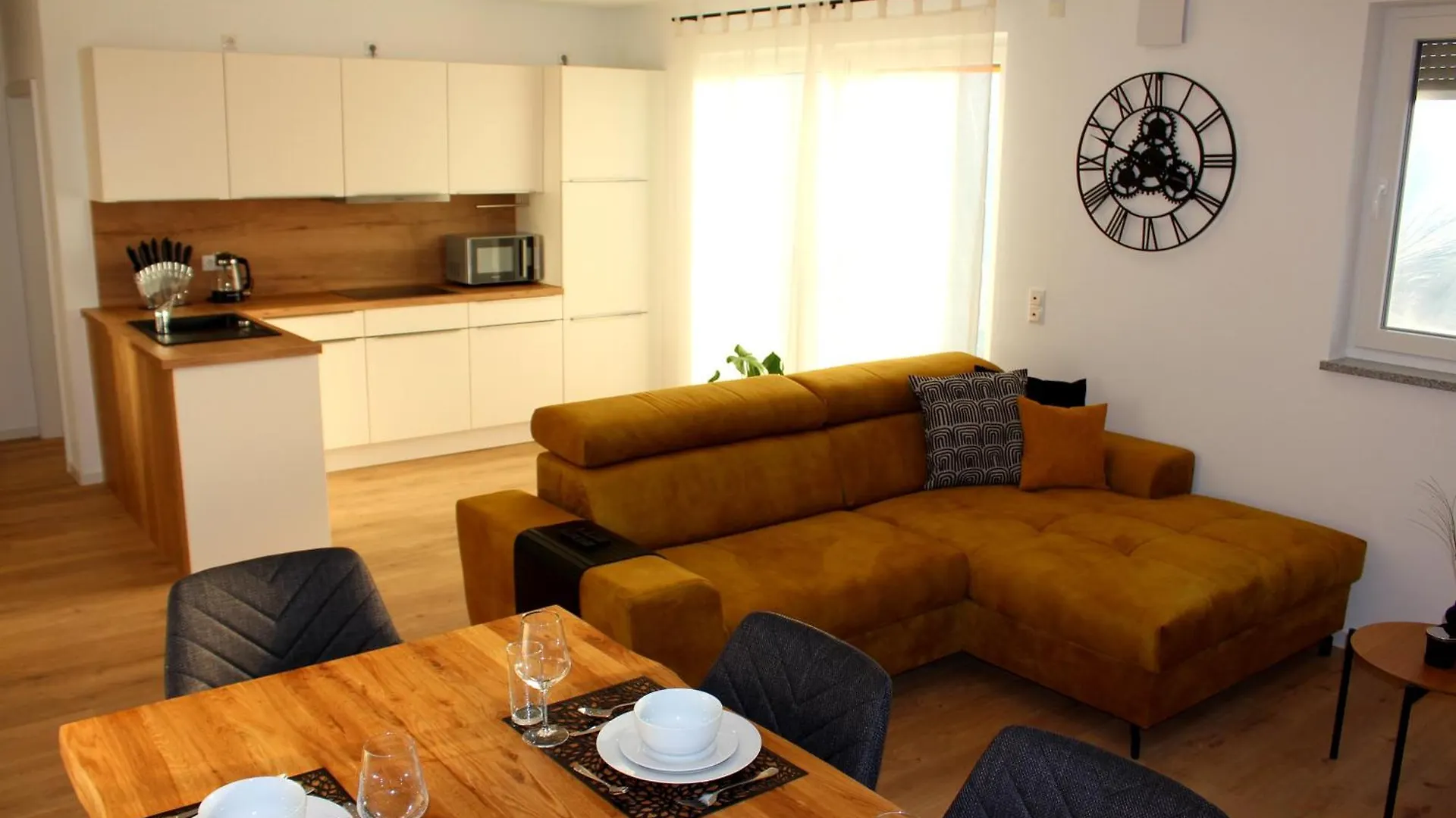 Ada4, Apartment Mit Kueche, Badewanne, Balkon, Terrasse, Parkplatz Am Haus, Ruhig Gelegen Kulmbach