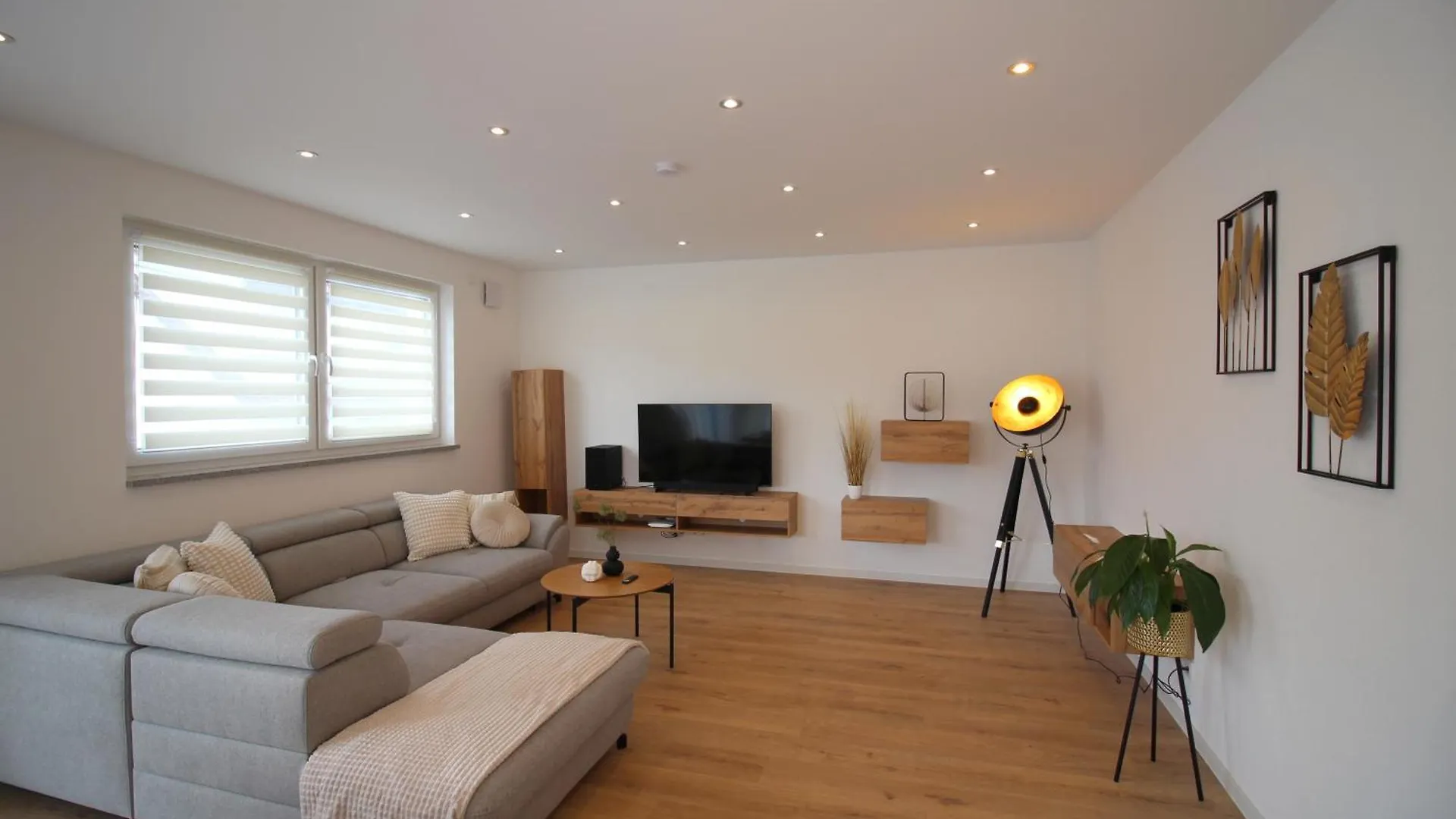 Ada4, Apartment Mit Kueche, Badewanne, Balkon, Terrasse, Parkplatz Am Haus, Ruhig Gelegen Kulmbach Tyskland