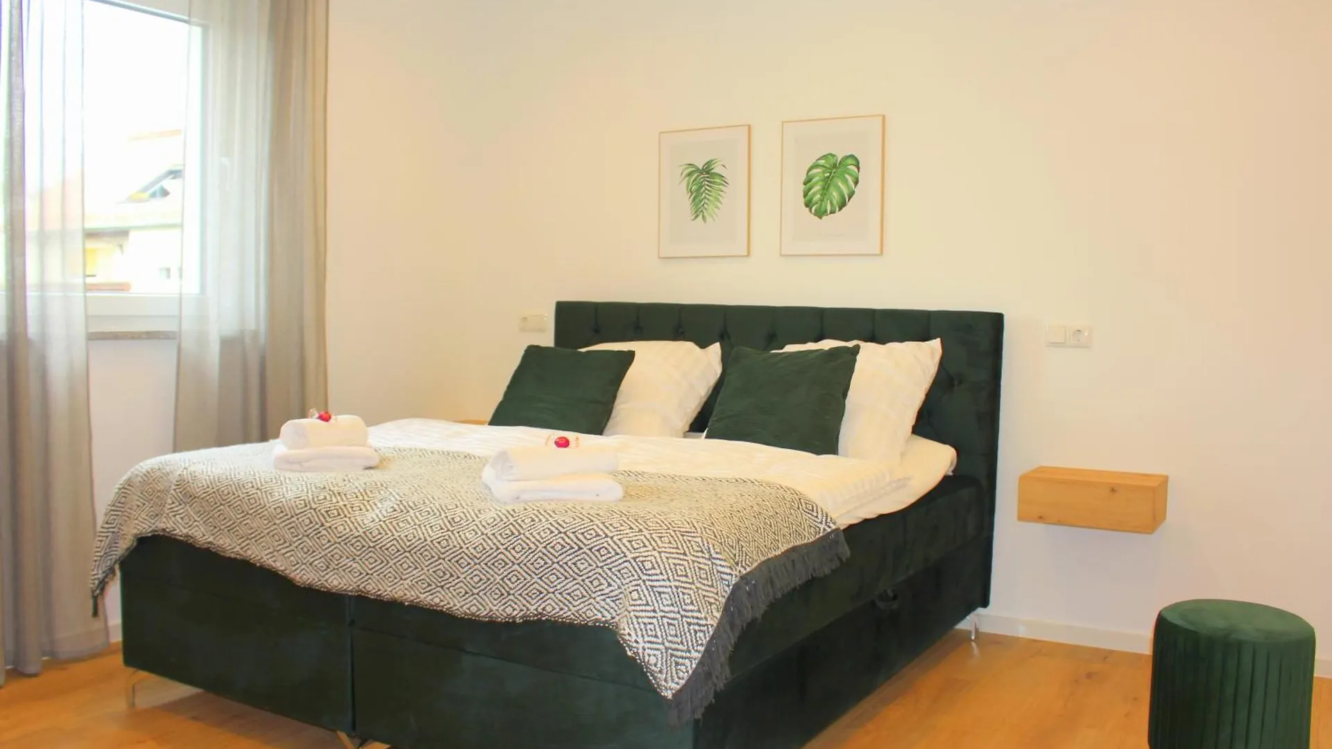 Ada4, Apartment Mit Kueche, Badewanne, Balkon, Terrasse, Parkplatz Am Haus, Ruhig Gelegen Kulmbach 0*,  Tyskland