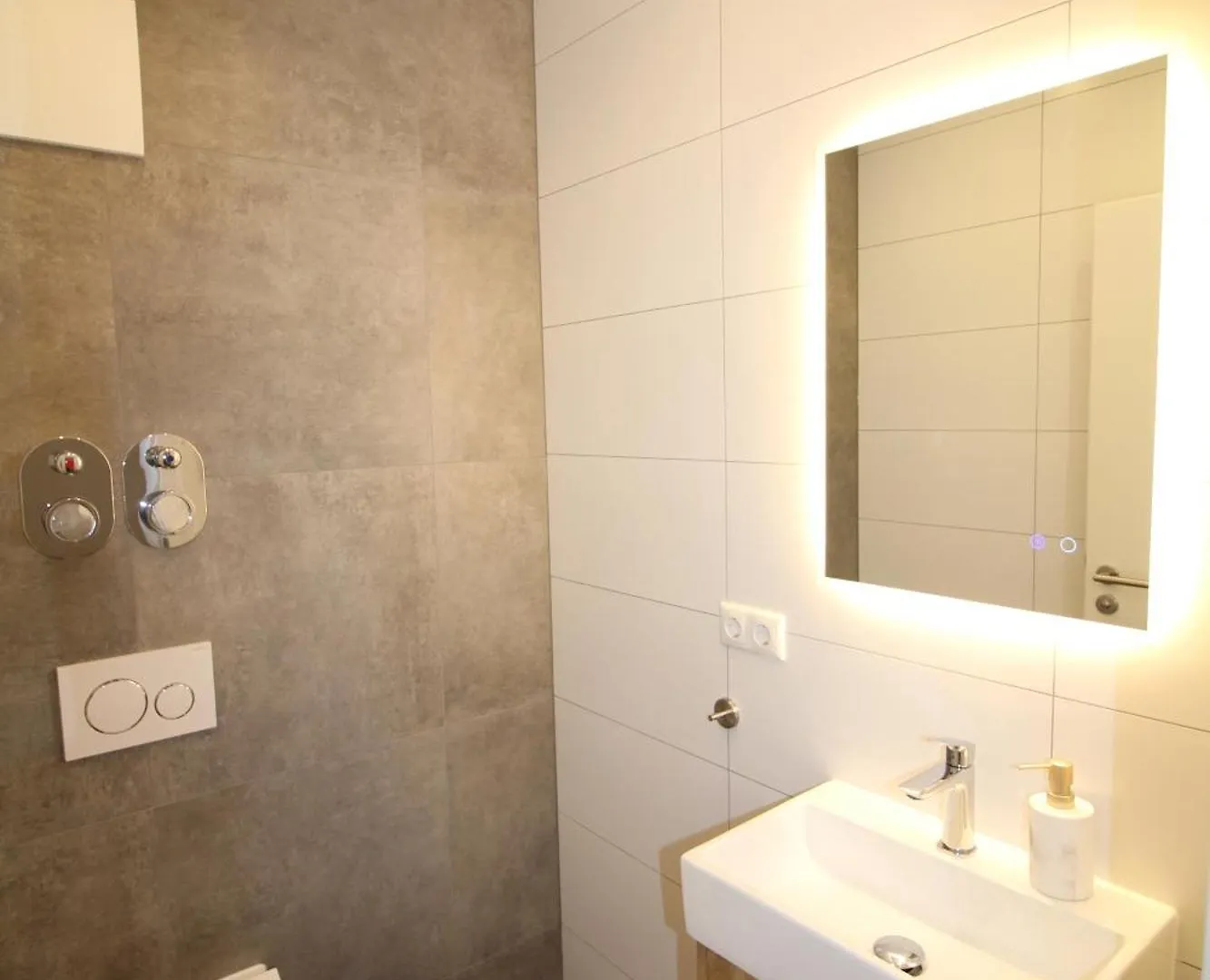 Ada4, Apartment Mit Kueche, Badewanne, Balkon, Terrasse, Parkplatz Am Haus, Ruhig Gelegen Kulmbach
